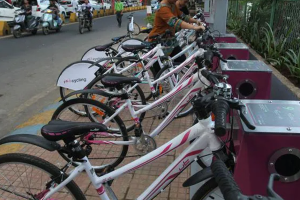 பெண்ணொருவரின் மோசடி; 12 சைக்கிள்கள் மீட்பு | Fraud Of A Woman Rescue Of 12 Bicycles