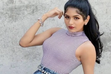 மாடர்ன் உடையில் கிளாமர் போஸ் கொடுத்த அதிதி ஷங்கர்!..வைரல் புகைப்படம்