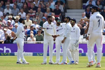 முதல் இன்னிங்சில் இங்கிலாந்து அணி  432 ரன்கள் குவிப்பு