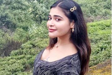 ட்ரெண்டி உடையில் நடிகை தர்ஷா குப்தா