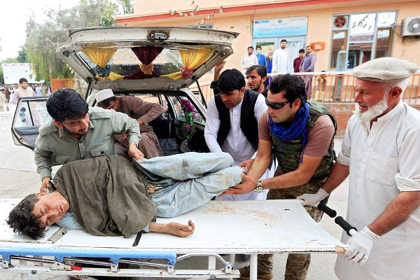 ஆப்கான் மசூதி நுழைவாயிலில் குண்டுவெடிப்பு - 12 பேர் பலி - அதிர்ச்சியில் உறையும் மக்கள் | World Thaliban Blast