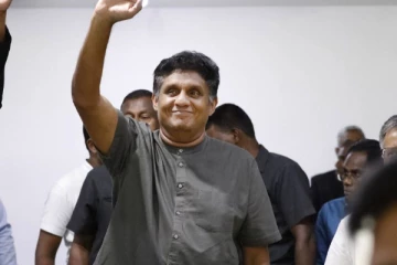 கோமாளியாக மாறிய சஜித் - மிஹிந்தலை விஹாராதிபதி குற்றச்சாட்டு