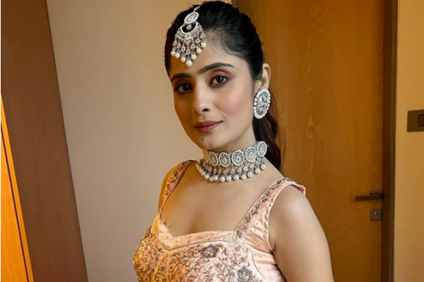 டார்ச்சர் செய்த முன்னாள் காதலன்.. தற்கொலை செய்துகொண்ட சீரியல் நடிகை | Popular Serial Actress Vaishali Takkar Sucide