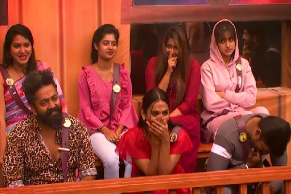 பிக்பாஸ் நீதிமன்றத்தில் இருந்து இலங்கை பெண் ஜனனியை வெளியேற சொன்ன தனலட்சுமி! | Dhanalakshmi Asked Janany Leave Bigg Boss Court