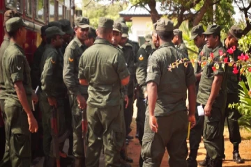 சிறிலங்கா இராணுவ அதிகாரியின் சட்டவிரோத செயல் : சுற்றிவளைத்து பிடித்த காவல்துறை
