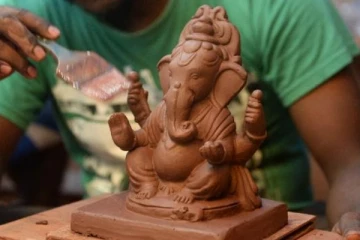 விநாயகர் சதுர்த்தி: விநாயகர் சிலை வாங்கும்போது இதை கவனிக்க மறந்துவிடாதீர்கள்