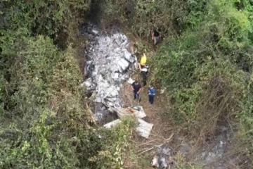 நடுவானில் பறந்துகொண்டிருந்த விமானத்தில் ஏற்பட்ட அசம்பாவிதம்... இருவர் உயிரிழப்பு!