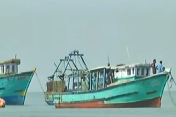 கடலில் வீசப்பட்ட பல கோடி ரூபாய் தங்கம் : மன்னார் வளைகுடா பகுதியில் பரபரப்பு