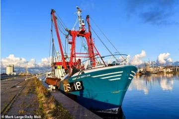 பிரித்தானியாவுக்கு வெற்றி! பிரான்சில் கைப்பற்றப்பட்ட பிரித்தானிய படகு விடுவிப்பு!