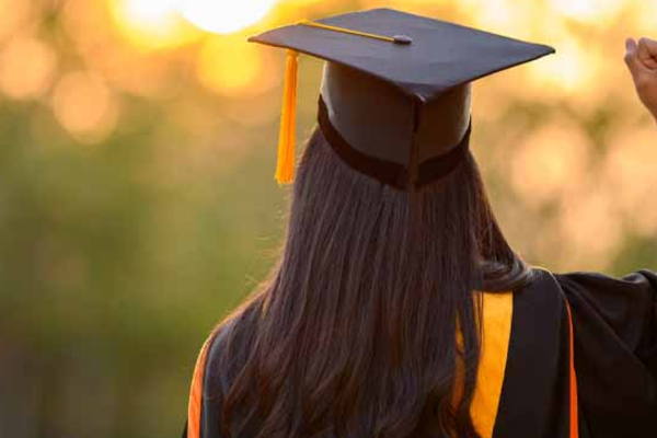 இலங்கையில் மூன்றில் ஒரு பட்டதாரி வேலையில்லாமல் திண்டாட்டம் | Graduate Joblessness