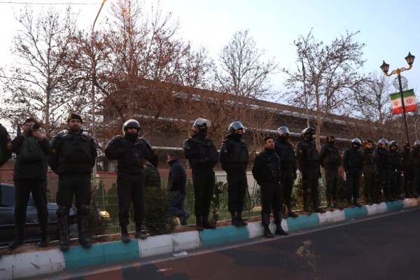 பகிரங்க மன்னிப்பு கோரிய ஈரான் ஜனாதிபதி | Iranian President Apologizes