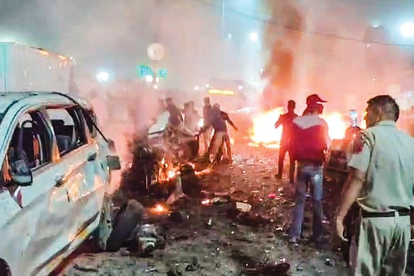 டெல்லி பயங்கரவாத தாக்குதலின் சந்தேகநபர் ஒரு வைத்தியர்! | Delhi Blast Suspect