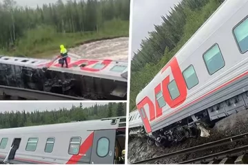 ரஷ்யாவில் தடம் புரண்டு ஆற்றில் கவிழ்ந்த ரயில்., 70 பயணிகள் காயம்