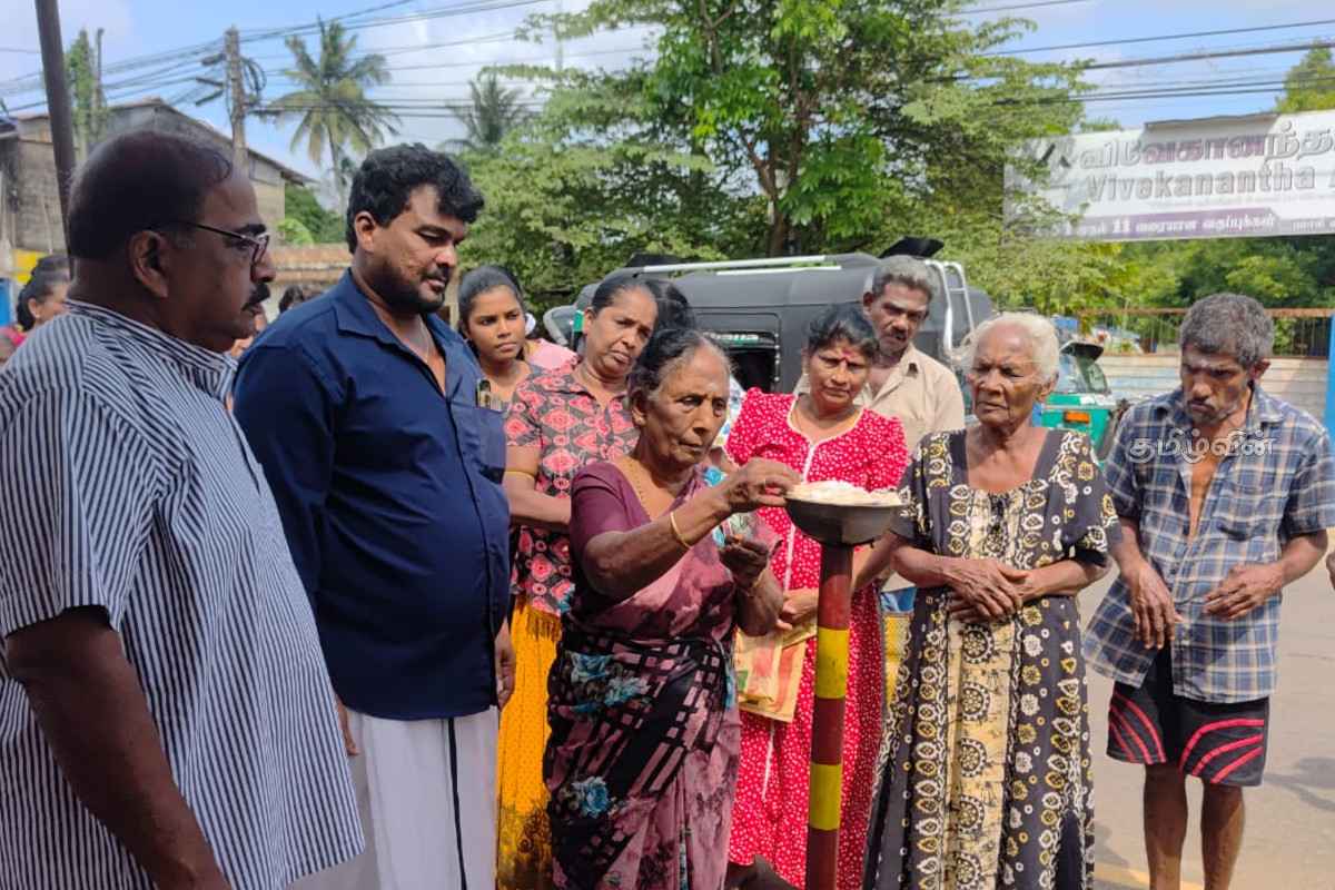 யாழ்.உரும்பிராயில் இடம்பெ்ற்ற முள்ளிவாய்க்கால் கஞ்சி வழங்கும் நிகழ்வு | Jaffna Mullivaikal Rememberance Day யாழ்.உரும்பிராயில் இடம்பெ்ற்ற முள்ளிவாய்க்கால் கஞ்சி வழங்கும் நிகழ்வு | Jaffna Mullivaikal Rememberance Day