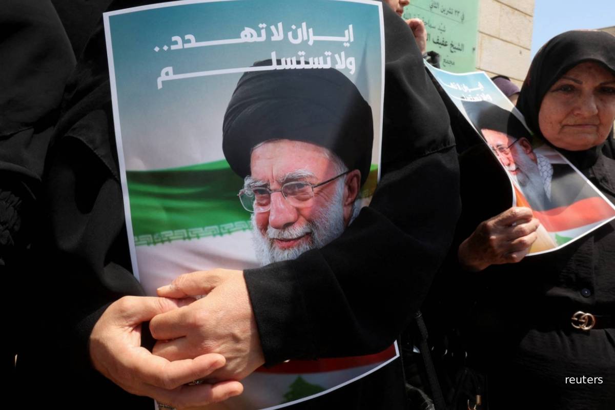 அலி காமெனிக்குப் பதிலாக இவர்கள் பொறுப்பெடுத்தால்... இன்னும் ஆபத்தாக மாறும் ஈரான் | Iran Even More Dangerous அலி காமெனிக்குப் பதிலாக இவர்கள் பொறுப்பெடுத்தால்... இன்னும் ஆபத்தாக மாறும் ஈரான் | Iran Even More Dangerous