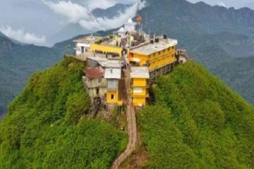 சிவனடிபாதமலைக்கு சென்ற பெண் ஒருவர் திடீரென உயிரிழப்பு!