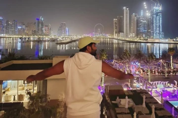 தீராத முழங்கால் வலியால் சிகிச்சை எடுத்து வரும் ஆக்‌ஷன் ஹீரோ.. வெளியான புகைப்படம்