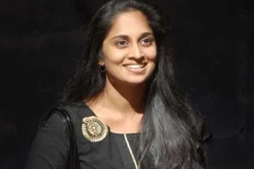 24 வருடங்களுக்கு பிறகு பிரபல நடிகரை சந்தித்து புகைப்படம் எடுத்த ஷாலினி... வைரலாகும் போட்டோ