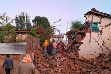 நேபாள எல்லையில் கடும் பூகம்பத்தினால் 35க்கும் அதிகமானவர்கள் உயிரிழப்பு