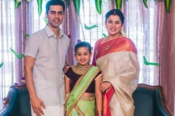 நடன நிகழ்ச்சியில் நடுவராக இருக்கும் சங்கீதா கிரிஷ் அழகிய புகைப்படங்கள்