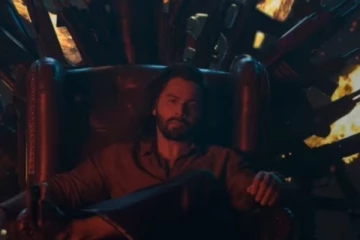 தெறி ஹிந்தி ரீமேக்.. டைட்டிலை அறிவித்த அட்லீ! என்ன பாருங்க