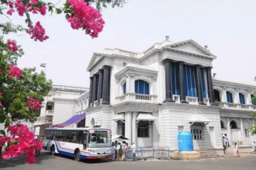 5 மாவட்ட ஆட்சியர்கள் இடமாற்றம்: தமிழக அரசு அதிரடி