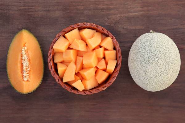 உலகின் மிகவும் ஆடம்பரமான பழம் - ஒரு பழத்தின் விலை இத்தனை ஆயிரமா? | The Most Luxurious Fruit In The World Price Detail