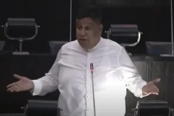 பாடசாலையில் ஈ-சிகரெட் பயன்படுத்திய அமைச்சரின் மகன் ; சபையில் சாமர எம்.பி வெளியிட்ட தகவல்