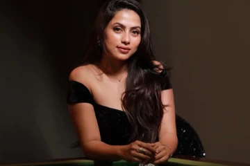 அய்யனார் துணை சீரியல் மதுமிதாவா இப்படி.. கிளாமர் போட்டோஷூட் ஸ்டில்கள்