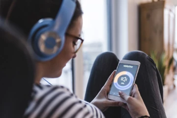 செல்போனில் சத்தம் சரியாக கேட்கவில்லையா? 2 மடங்கு அதிகரிக்க இதை செய்ங்க