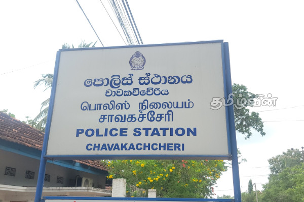 கடத்தப்பட்ட 30 இலட்சம் பெறுமதியான மரக்குற்றிகள் மீட்பு | 3 Million Worth Of Smuggled Timber Recovered