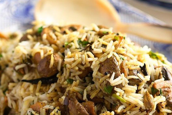 வீடே மணமணக்கும் காளான் பிரியாணி! இப்படி ஒரு முறை செய்து சாப்பிடுங்க | Mushroom Biryani Recipe