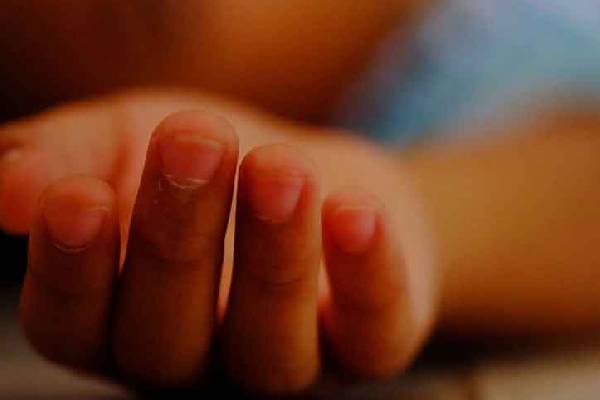 மட்டக்களப்பில் தாயாருடன் குளித்துக் கொண்டிருந்த சிறுவனுக்கு நேர்ந்த சோகம் | 6 Year Old Boy Death Bathing In Batticaloa