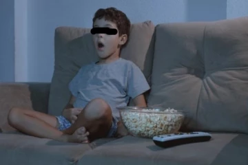 நான்காம் தர மாணவர்களின் அதிர்ச்சி செயல் : ஆசிரியரின் அறிவிப்பை ஏற்க மறுத்த பெற்றோர்