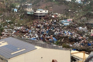 பிரான்ஸில் ஏற்பட்ட புயல் காரணமாக 1,000 பேர் பலி