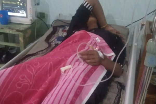 உருவகேலி பேசும் விரிவுரையாளர்; கிழக்கு பல்கலைக்கழக மாணவிகள் வைத்தியசாலையில் அனுமதி | Eastern University Students Protest Lecturer