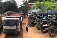 පාරේ චණ්ඩිකම් දැමූ රියදුරන්ට වැඩේ වරදී- ටිපර් සහ යතුරුපැදි රැසක් පොලිස් භාරයට