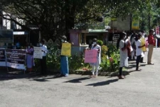 முஸ்லிம்களின் ஜனாசாக்களை எரிக்கும் செயலுக்கு எதிர்ப்பு தெரிவித்து போராட்டம்