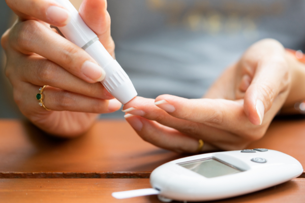 දියවැඩියාවද? ගෙදරදිම සීනි චෙක් කරන ඔයාට විශේෂයි | Home Blood Sugar Testing For Diabetes Care දියවැඩියාවද? ගෙදරදිම සීනි චෙක් කරන ඔයාට විශේෂයි | Home Blood Sugar Testing For Diabetes Care