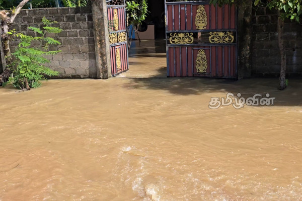 மாவிலாறு அணை உடைப்பால் கிண்ணியாவில் வரலாறு காணாத வெள்ளம்: இயல்பு வாழ்க்கை பாதிப்பு.. | Mavil Aru Dam Break Floods Kinniya மாவிலாறு அணை உடைப்பால் கிண்ணியாவில் வரலாறு காணாத வெள்ளம்: இயல்பு வாழ்க்கை பாதிப்பு.. | Mavil Aru Dam Break Floods Kinniya