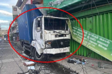 மட்டக்களப்பு நகருக்குள் கடைகளை உடைத்துக்கொண்டு ஓடிய கண்டெய்னர்