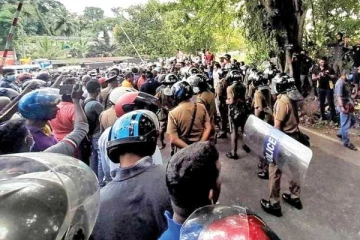 றம்புக்கணயில் 15 வயதுடைய சிறுவனை துரத்தி துரத்தி சுட்ட பொலிஸ் அதிகாரி! தாயார் வெளியிட்ட தகவல்