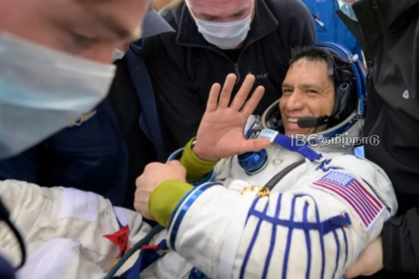 nasa-person-returns-to-world-after-371-days