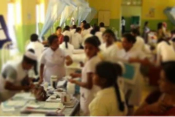 ආහාර විෂවීමකින් 100කට වඩා වැඩි පිරිසක් හදිසියේම රෝහල් ගත කෙරේ.