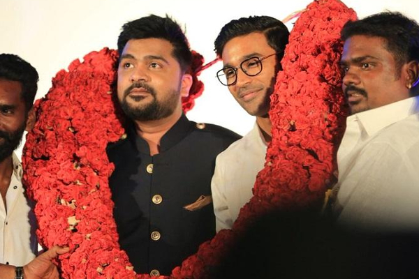 கை விரித்த ரஜினிகாந்த்!! 5 ஸ்டார் ஓட்டலில் தனுஷ் யாரை அடிக்கடி சந்திக்கிறார் தெரியுமா? | Dhanush Meet Top Actor In 5 Star Hotel After Long