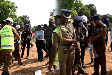 கிளிநொச்சியில் சீருடையுடன் மனித எச்சம் கண்டுபிடிப்பு