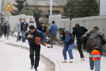 බොස්නියාවේ මිනිස් සෆාරියක් - විනෝදෙට මිනිස්සුන්ට වෙඩි තියලා මරන්න සංචාරකයන්ගෙන් ඉහළ මිලක්