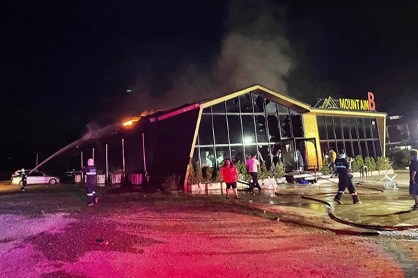 மதுபாண கடையில் ஏற்பட்ட தீ விபத்தில் 13 பேர் உடல் கருகி பலி! | Liquor Shop Fire 13 People Burnt To Death