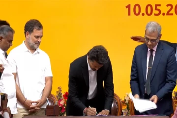 பதவியேற்பு மேடையிலேயே முதலமைச்சர் விஜயின் முதல் கையெழுத்து ; அதிரவிடும் அறிவிப்பு