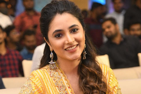 நடிகை பிரியங்கா மோகனா இது..! மார்டன் உடையில் கலக்கலான போட்டோஷூட்.. வீடியோ இதோ | Priyanka Mohan Latest Magazine Photoshoot